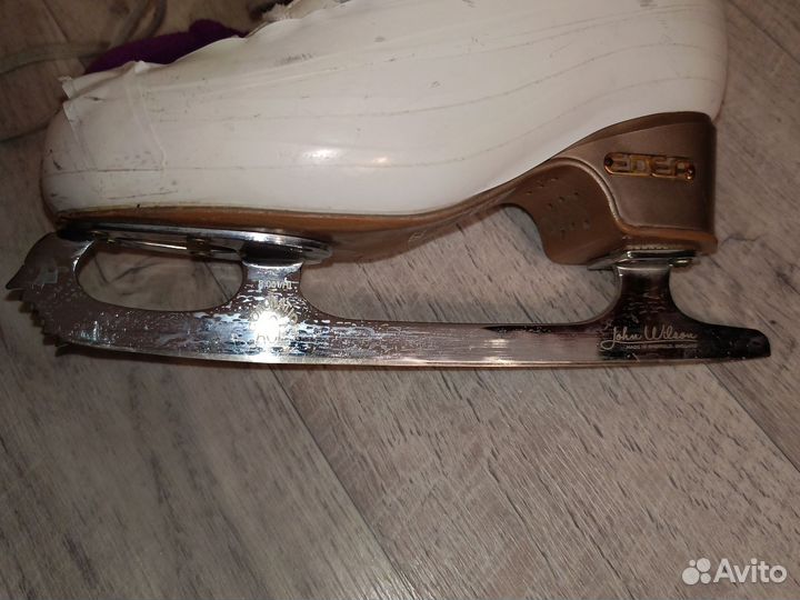 Фигурные коньки edea chorus 220