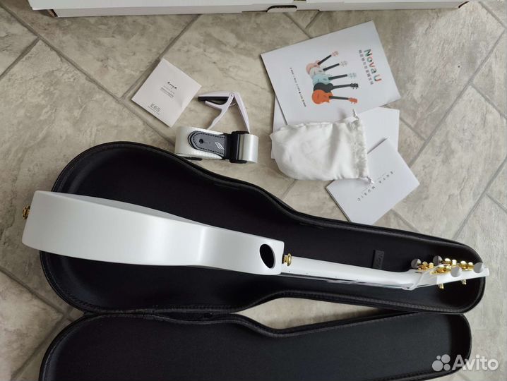 Укулеле из карбона Enya Nova U White