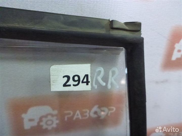 Стекло заднее правое Hyundai Galloper внедорожник