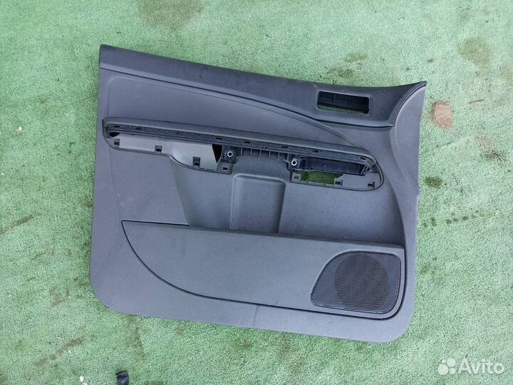 Обшивка двери передняя левая Ford C Max 1.8 2006