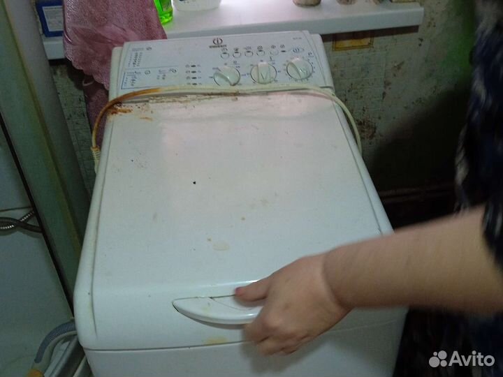 Стиральная машина с вертикальной загрузкой б/у