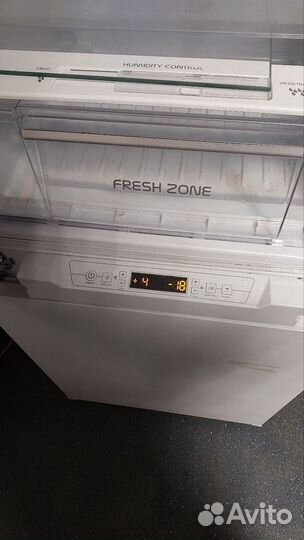 Встраиваемый холодильник ariston