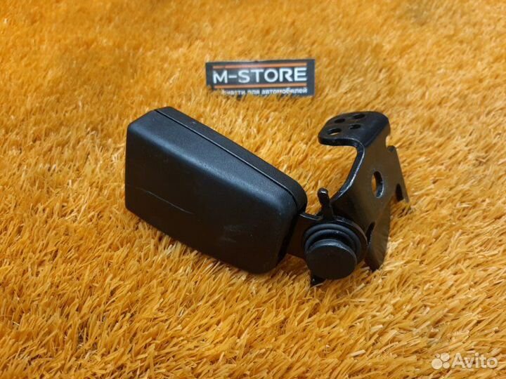 Замок ремня безопасности задний Mercedes-Benz