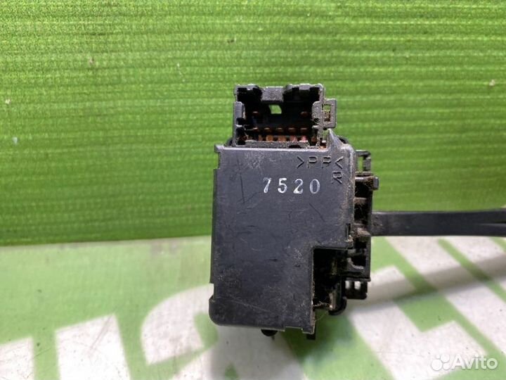 Подрулевой переключатель дворников Nissan Sunny