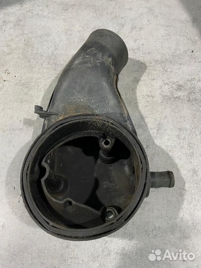 Воздуховод моновпрыска VW Passat B3