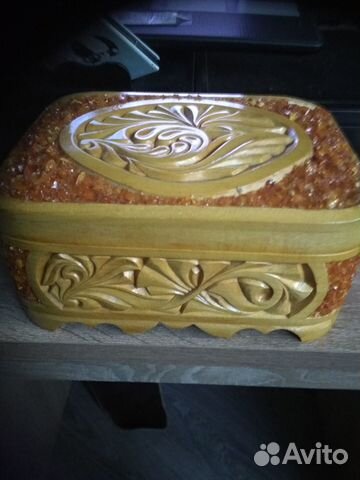 Шкатулка с янтарем, графины СССР, чайный сервиз