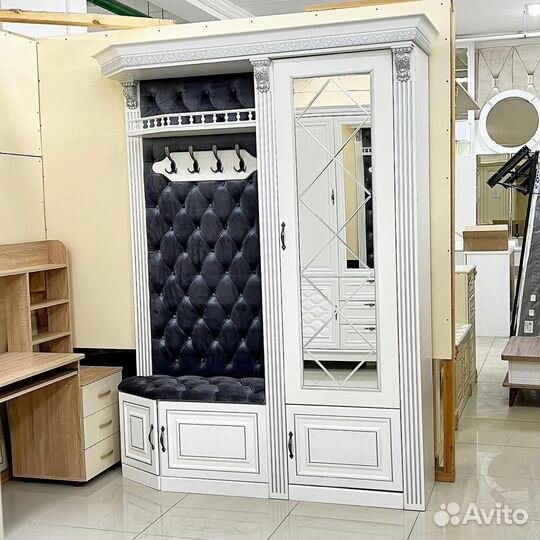 Вешалка в прихожую