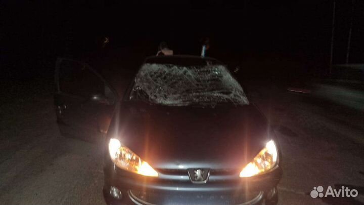 Peugeot 206 1.4 AT, 2006, битый, 60 000 км