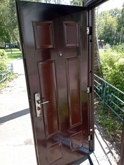 Входная металлическая дверь