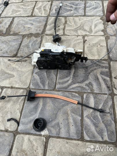 Замок двери audi а8 d3