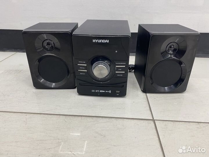 Музыкальный центр Hyundai H-MS240