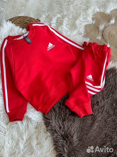 Спортивный костюм adidas