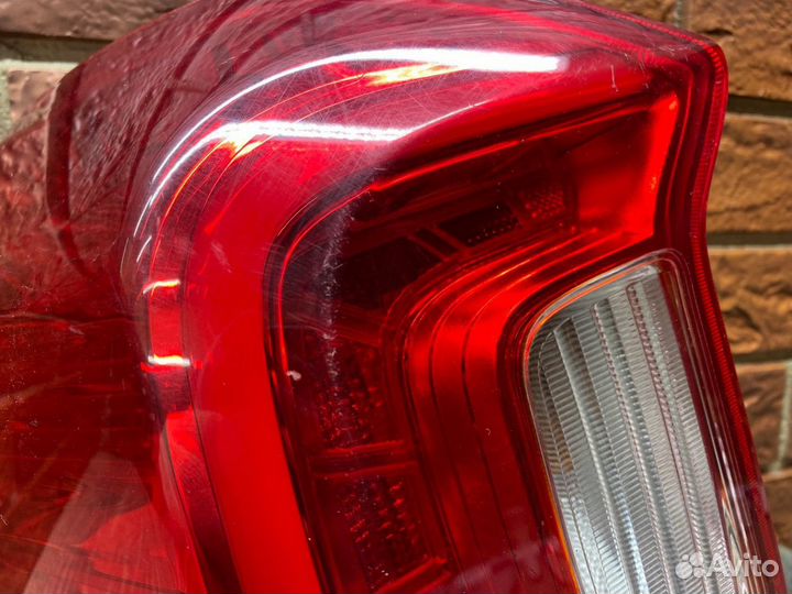 Б/У Б/У Фонарь задний левый Kia Picanto 2017
