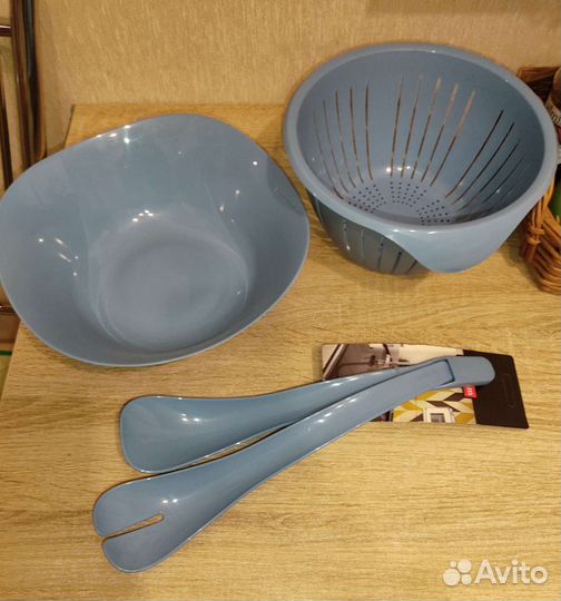 Набор для кухни новый дуршлаг, миска, лопатки