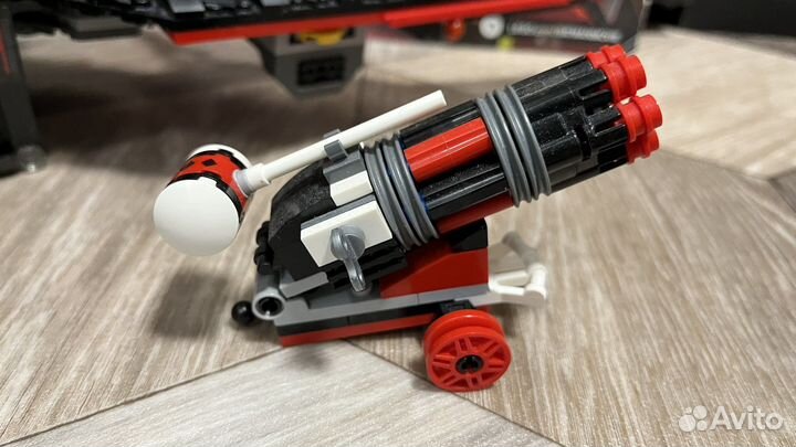 70916 lego Super Heroes Бэтмолёт