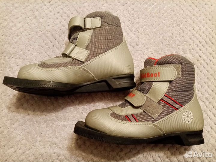 Лыжные ботинки