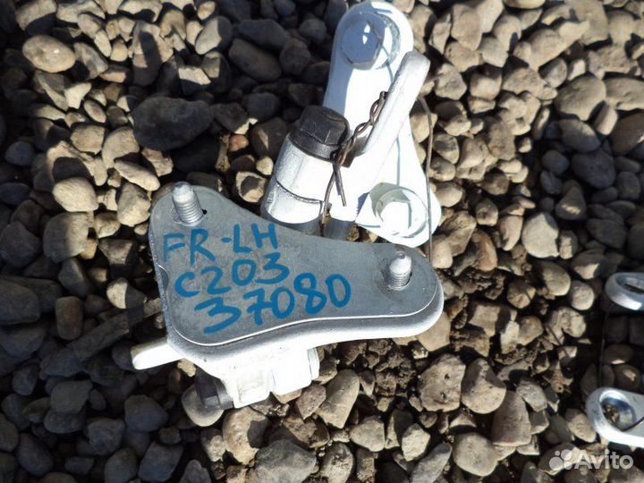 Петля двери передняя левая Mercedes-Benz C180 W203