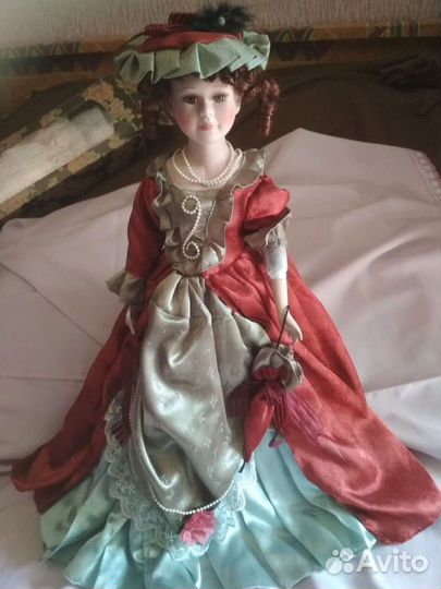 Кукла фарфоровая коллекционная Англия