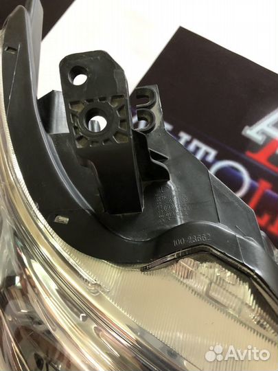 Фара Nissan Patrol Y62 2014-2017 правая