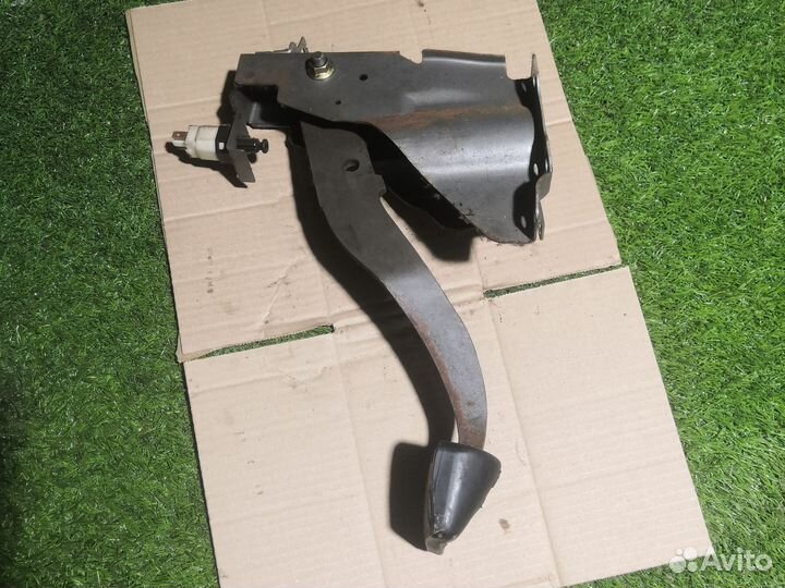 Педаль тормоза АКПП Daewoo Nubira 1