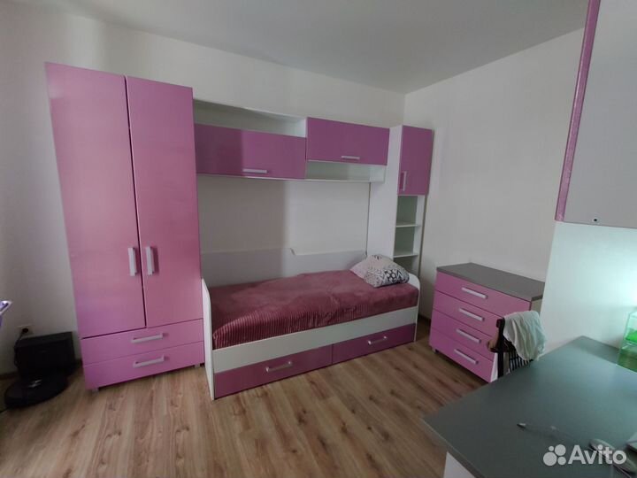 Мебель детская, подросток. Шкафы, стол, кровать