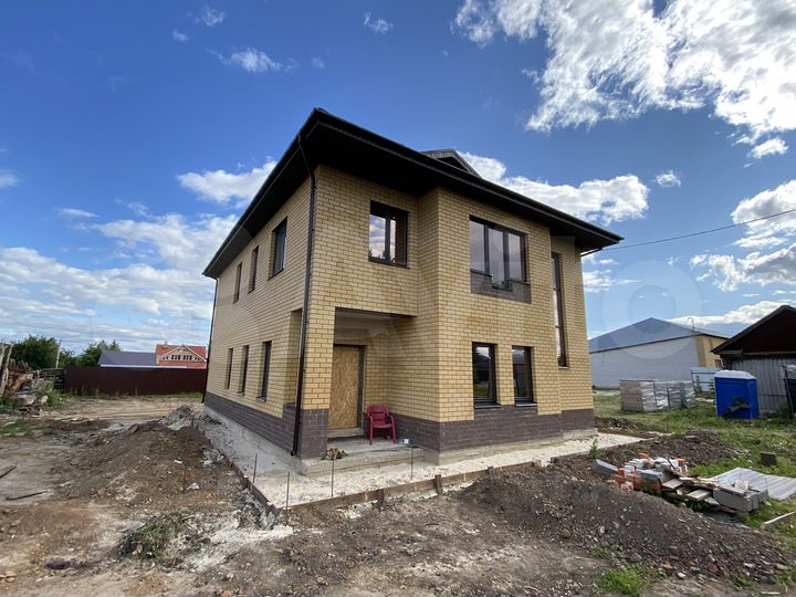 Дом 216 м² на участке 6,5 сот.