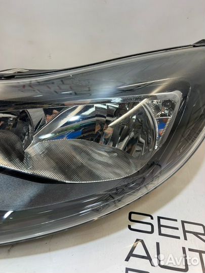 Фара левая Ford Focus 3 CB8 1.6L duratec TI-VCT