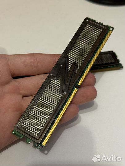 Оперативная память 2x2GB DDR2 PC2 6400