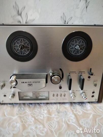 Катушечный магнитофон akai