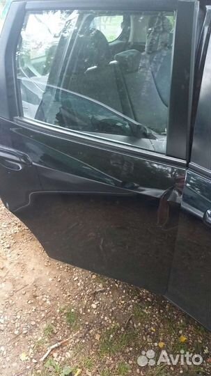 Задняя правая дверь Хонда jazz 2008