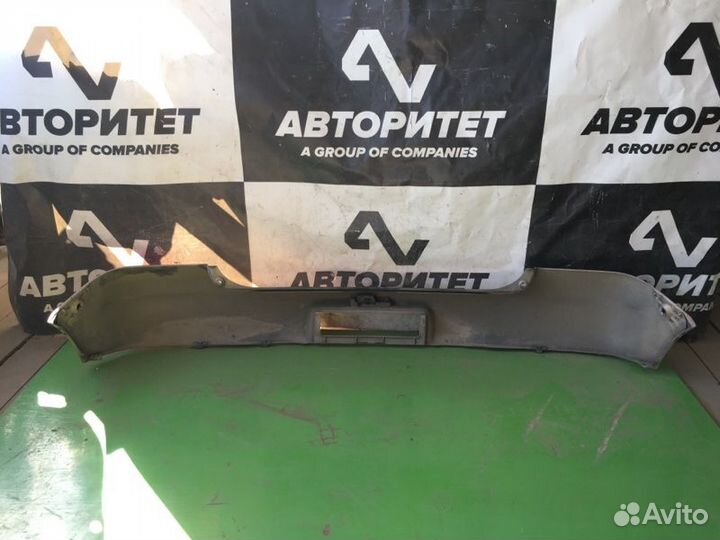 Бампер задний Toyota Vitz SCP10