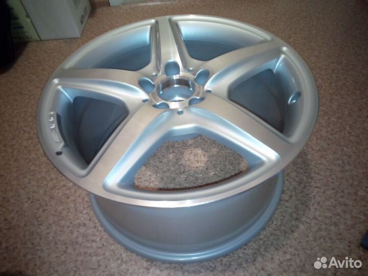 Диск литой AMG