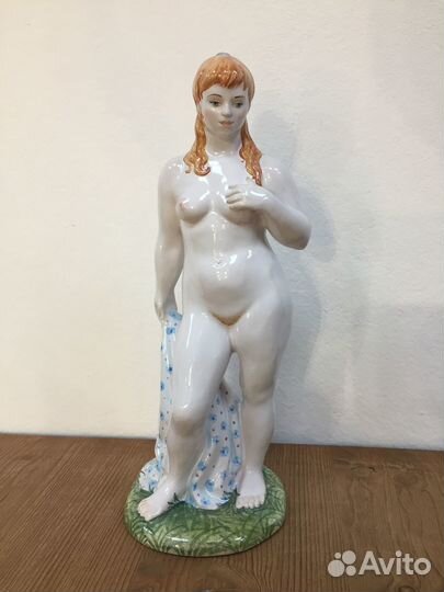 Ярославская майолика купальщица