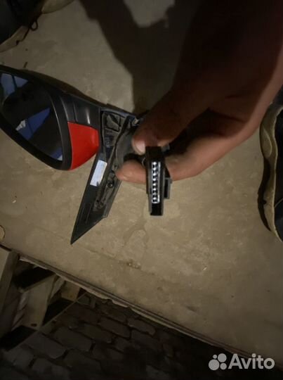 Зеркало заднего вида