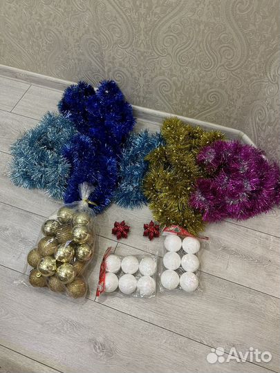 Новогодние игрушки (мишура, шары)