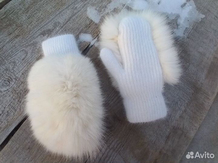 Варежки из песца белые мега объем