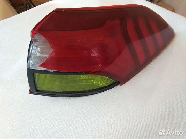 Фонарь правый внешний Hyundai Tucson 3 битый