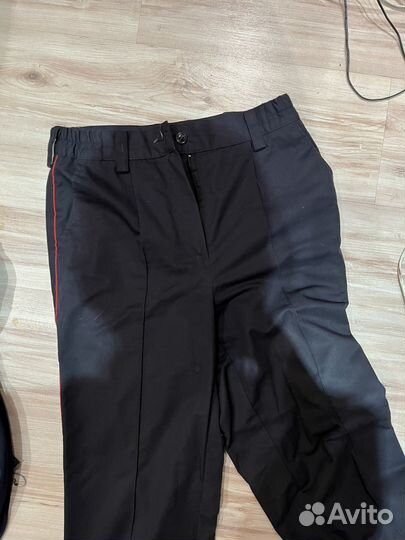 Очень много полицейской формы