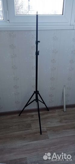 Стойка для осветительных приборов