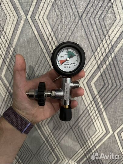 Вентиль зарядный с манометром Bauer
