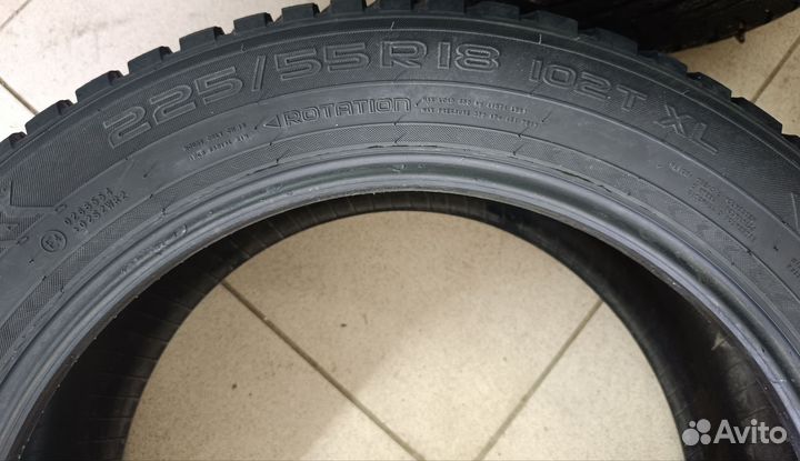 Nokian Tyres Hakkapeliitta 8 SUV 225/55 R18 102T