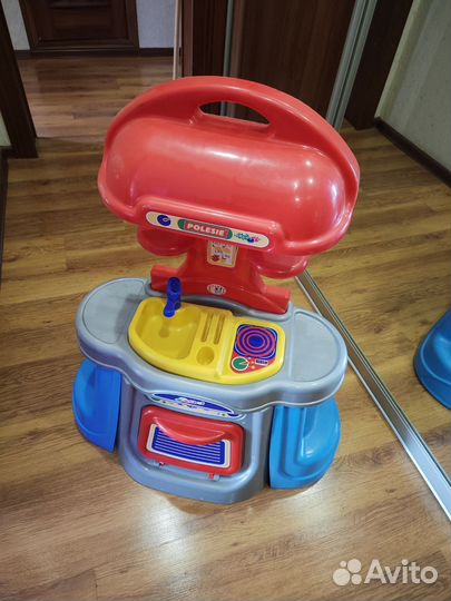 Детские игрушки кухня