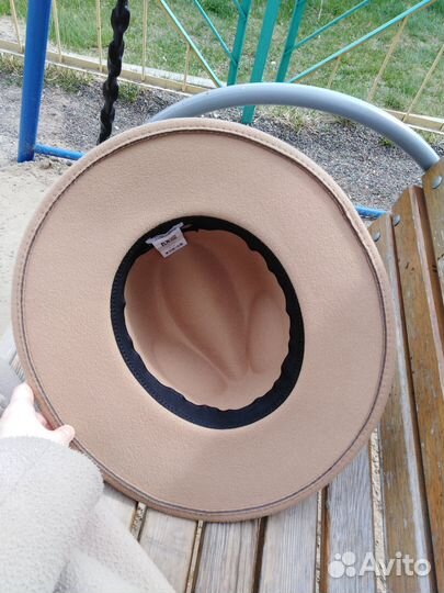 Шляпа женская, демисезонная