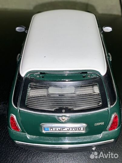 Мини купер Mini cooper Bburago 1/18 без колеса
