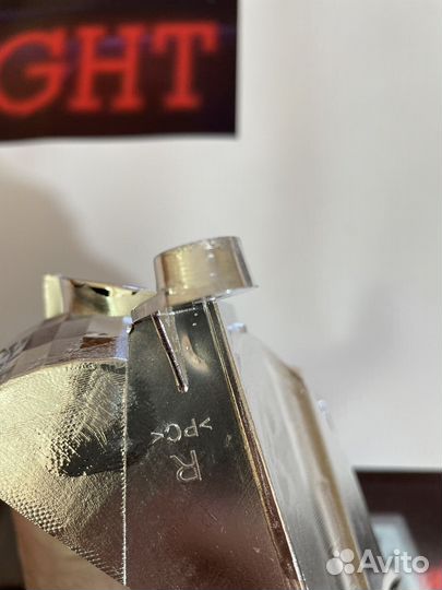 Отражатель поворотника фар Toyota Land Cruiser 200