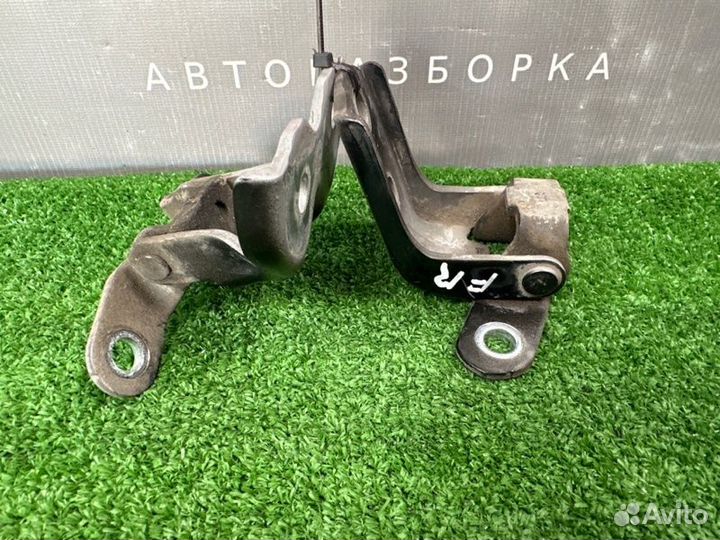 Петли двери передние правые Kia Rio 3 Ub 11-17