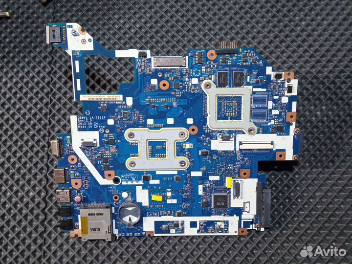 Материнская плата LA-7912P HM77 GT710 1 GB
