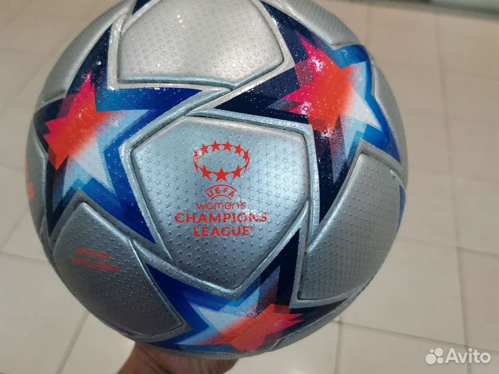 Футбольный мяч adidas лига чемпионов 2023