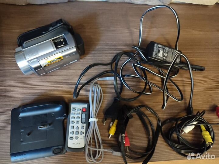 Видеокамера Sony DCR-SR220