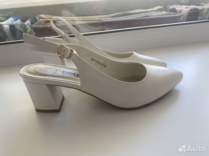 Туфли с открытой пяткой 38